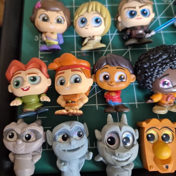 Disney Colorful Character Action Figure Set - Picture 2 of 4